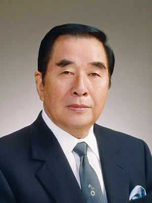 第2代理事長・学園長 山﨑 春之
