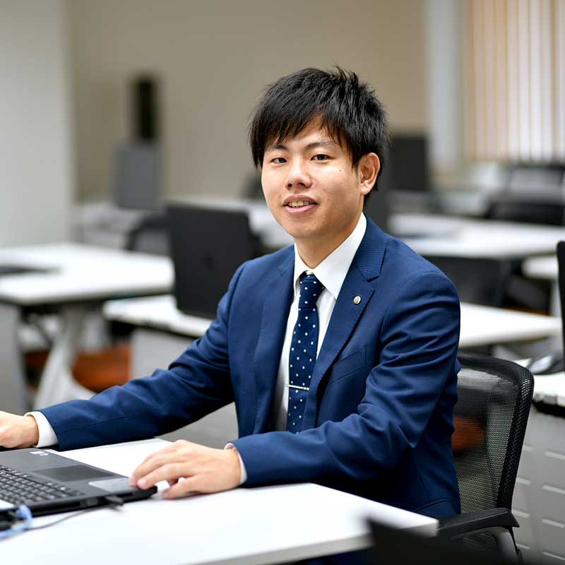 職員インタビュー