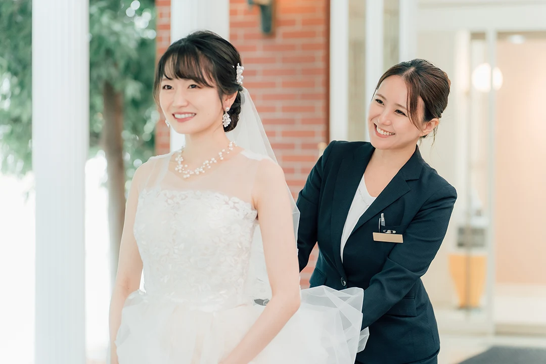 ブライダル分野を学ぶ駿台観光＆ホテルの学生