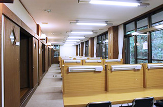 宿泊棟 自習スペース